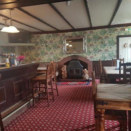 Plough Hotel Kirk Yetholm Екстер'єр фото